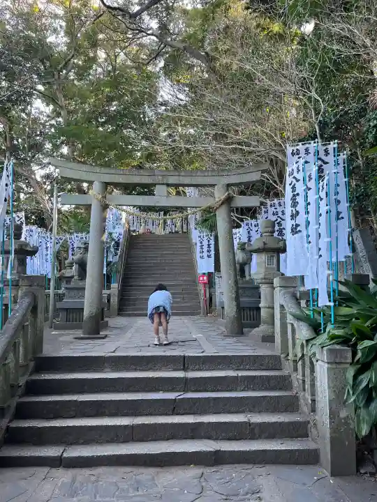 八百富神社の{uncategorized: "未分類", other: "その他", undefined: "問題あり", building: "その他建物", grave: "お墓", sacred_gate: "鳥居", guardian: "狛犬", statue: "像", buddha: "仏像", history: "歴史", nature: "自然", garden: "庭園", animal: "動物", pagoda: "塔", temizu: "手水舎", mountain_gate: "山門・神門", sanctuary: "本殿・本堂", subordinate: "末社・摂社", art: "芸術", scenery: "景色", jizo: "地蔵", ema: "絵馬", goshuin: "御朱印", omikuji: "おみくじ", items: "授与品その他", amulet: "お守り", goshuincho: "御朱印帳", eats: "食事", festival: "お祭り", votive_dance: "神楽", shichigosan: "七五三参", wedding: "結婚式", experience: "体験その他", initially: "初詣", around: "周辺", anti_infection: "感染症対策"}