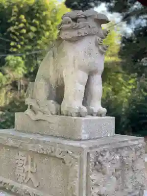 素鵞神社の狛犬