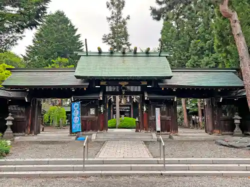 琴似神社の山門・神門