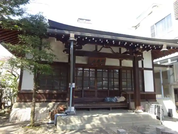 感応寺の本殿・本堂