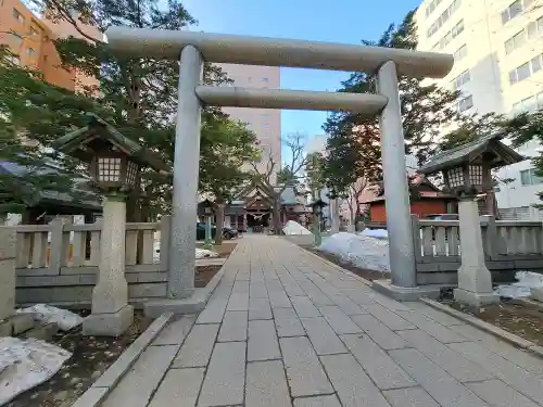 三吉神社の鳥居