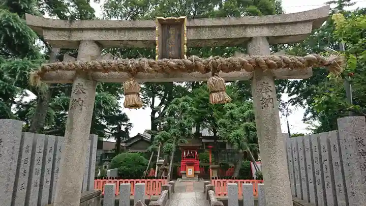 許麻神社の末社・摂社