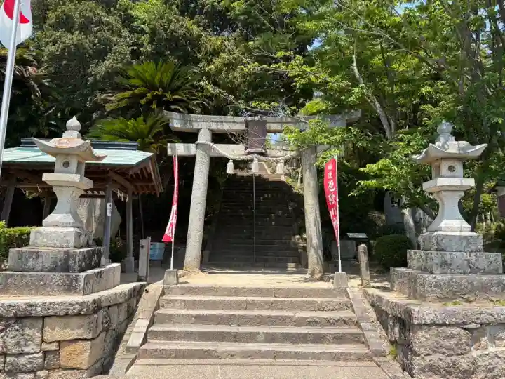 周防國総社宮 佐波神社の{uncategorized: "未分類", other: "その他", undefined: "問題あり", building: "その他建物", grave: "お墓", sacred_gate: "鳥居", guardian: "狛犬", statue: "像", buddha: "仏像", history: "歴史", nature: "自然", garden: "庭園", animal: "動物", pagoda: "塔", temizu: "手水舎", mountain_gate: "山門・神門", sanctuary: "本殿・本堂", subordinate: "末社・摂社", art: "芸術", scenery: "景色", jizo: "地蔵", ema: "絵馬", goshuin: "御朱印", omikuji: "おみくじ", items: "授与品その他", amulet: "お守り", goshuincho: "御朱印帳", eats: "食事", festival: "お祭り", votive_dance: "神楽", shichigosan: "七五三参", wedding: "結婚式", experience: "体験その他", initially: "初詣", around: "周辺", anti_infection: "感染症対策"}