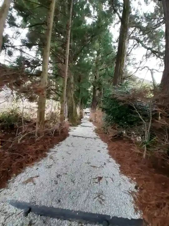 高天彦神社の{uncategorized: "未分類", other: "その他", undefined: "問題あり", building: "その他建物", grave: "お墓", sacred_gate: "鳥居", guardian: "狛犬", statue: "像", buddha: "仏像", history: "歴史", nature: "自然", garden: "庭園", animal: "動物", pagoda: "塔", temizu: "手水舎", mountain_gate: "山門・神門", sanctuary: "本殿・本堂", subordinate: "末社・摂社", art: "芸術", scenery: "景色", jizo: "地蔵", ema: "絵馬", goshuin: "御朱印", omikuji: "おみくじ", items: "授与品その他", amulet: "お守り", goshuincho: "御朱印帳", eats: "食事", festival: "お祭り", votive_dance: "神楽", shichigosan: "七五三参", wedding: "結婚式", experience: "体験その他", initially: "初詣", around: "周辺", anti_infection: "感染症対策"}