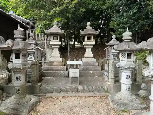 八幡社（渡内八幡社）の{uncategorized: "未分類", other: "その他", undefined: "問題あり", building: "その他建物", grave: "お墓", sacred_gate: "鳥居", guardian: "狛犬", statue: "像", buddha: "仏像", history: "歴史", nature: "自然", garden: "庭園", animal: "動物", pagoda: "塔", temizu: "手水舎", mountain_gate: "山門・神門", sanctuary: "本殿・本堂", subordinate: "末社・摂社", art: "芸術", scenery: "景色", jizo: "地蔵", ema: "絵馬", goshuin: "御朱印", omikuji: "おみくじ", items: "授与品その他", amulet: "お守り", goshuincho: "御朱印帳", eats: "食事", festival: "お祭り", votive_dance: "神楽", shichigosan: "七五三参", wedding: "結婚式", experience: "体験その他", initially: "初詣", around: "周辺", anti_infection: "感染症対策"}