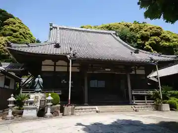 長満寺の本殿・本堂