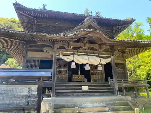 観世音寺の{uncategorized: "未分類", other: "その他", undefined: "問題あり", building: "その他建物", grave: "お墓", sacred_gate: "鳥居", guardian: "狛犬", statue: "像", buddha: "仏像", history: "歴史", nature: "自然", garden: "庭園", animal: "動物", pagoda: "塔", temizu: "手水舎", mountain_gate: "山門・神門", sanctuary: "本殿・本堂", subordinate: "末社・摂社", art: "芸術", scenery: "景色", jizo: "地蔵", ema: "絵馬", goshuin: "御朱印", omikuji: "おみくじ", items: "授与品その他", amulet: "お守り", goshuincho: "御朱印帳", eats: "食事", festival: "お祭り", votive_dance: "神楽", shichigosan: "七五三参", wedding: "結婚式", experience: "体験その他", initially: "初詣", around: "周辺", anti_infection: "感染症対策"}