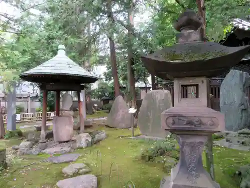 三囲神社の庭園