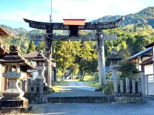 二村神社の鳥居