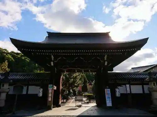 京都乃木神社の山門・神門