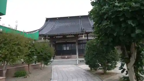 西方寺の本殿・本堂
