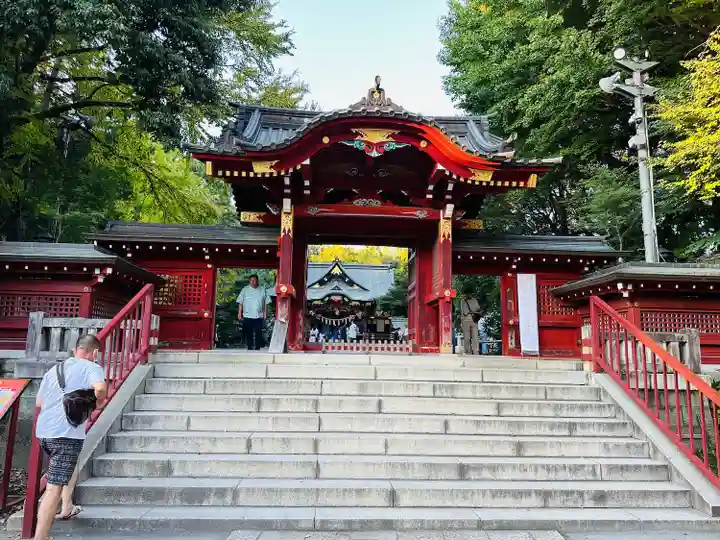 秩父神社の山門・神門