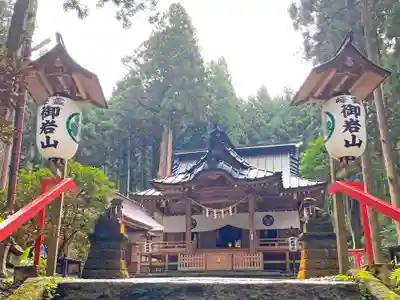 御岩神社の本殿・本堂
