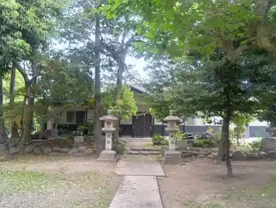 宇夫須奈神社（木曽川町）の{uncategorized: "未分類", other: "その他", undefined: "問題あり", building: "その他建物", grave: "お墓", sacred_gate: "鳥居", guardian: "狛犬", statue: "像", buddha: "仏像", history: "歴史", nature: "自然", garden: "庭園", animal: "動物", pagoda: "塔", temizu: "手水舎", mountain_gate: "山門・神門", sanctuary: "本殿・本堂", subordinate: "末社・摂社", art: "芸術", scenery: "景色", jizo: "地蔵", ema: "絵馬", goshuin: "御朱印", omikuji: "おみくじ", items: "授与品その他", amulet: "お守り", goshuincho: "御朱印帳", eats: "食事", festival: "お祭り", votive_dance: "神楽", shichigosan: "七五三参", wedding: "結婚式", experience: "体験その他", initially: "初詣", around: "周辺", anti_infection: "感染症対策"}