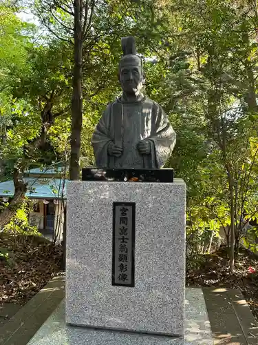 検見川神社の像