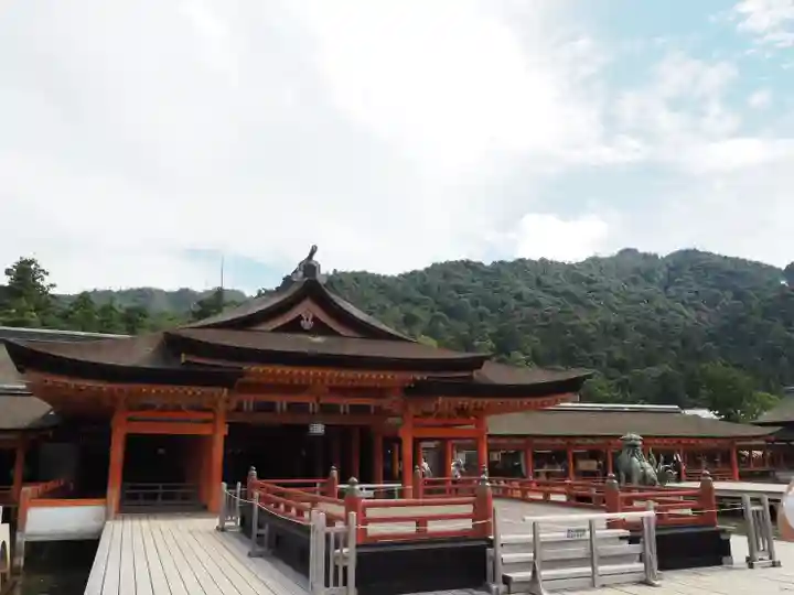 厳島神社の本殿・本堂