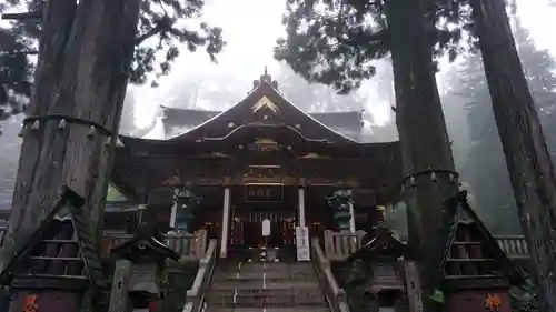 三峯神社の本殿