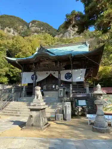 八栗寺の本殿