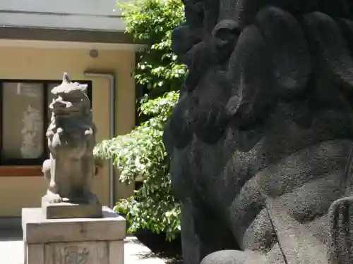 大鳥神社の狛犬