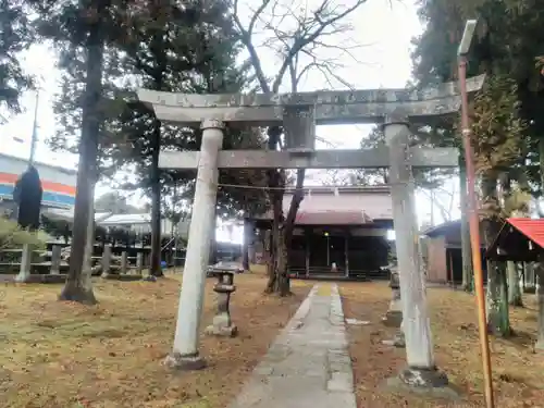 諏訪神社の鳥居