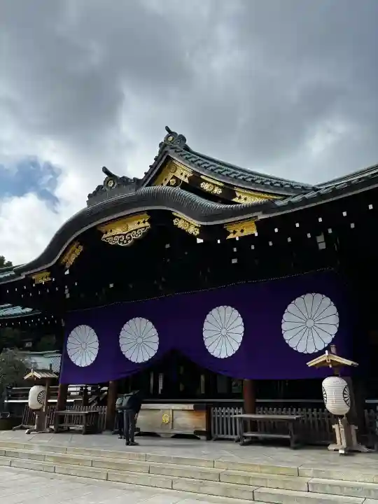 靖國神社の{uncategorized: "未分類", other: "その他", undefined: "問題あり", building: "その他建物", grave: "お墓", sacred_gate: "鳥居", guardian: "狛犬", statue: "像", buddha: "仏像", history: "歴史", nature: "自然", garden: "庭園", animal: "動物", pagoda: "塔", temizu: "手水舎", mountain_gate: "山門・神門", sanctuary: "本殿・本堂", subordinate: "末社・摂社", art: "芸術", scenery: "景色", jizo: "地蔵", ema: "絵馬", goshuin: "御朱印", omikuji: "おみくじ", items: "授与品その他", amulet: "お守り", goshuincho: "御朱印帳", eats: "食事", festival: "お祭り", votive_dance: "神楽", shichigosan: "七五三参", wedding: "結婚式", experience: "体験その他", initially: "初詣", around: "周辺", anti_infection: "感染症対策"}