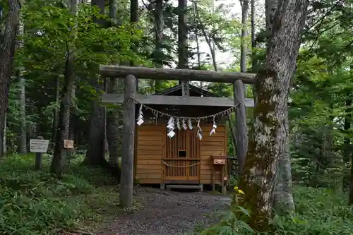 阿寒岳神社奥之院(北海道)