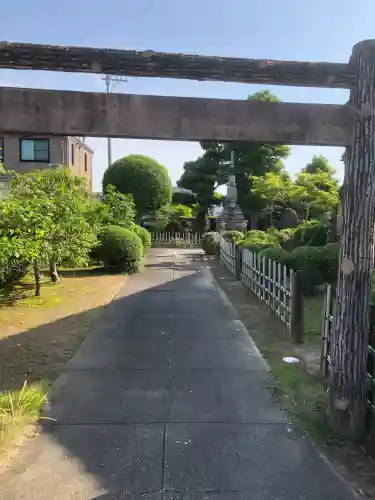 観音寺の{uncategorized: "未分類", other: "その他", undefined: "問題あり", building: "その他建物", grave: "お墓", sacred_gate: "鳥居", guardian: "狛犬", statue: "像", buddha: "仏像", history: "歴史", nature: "自然", garden: "庭園", animal: "動物", pagoda: "塔", temizu: "手水舎", mountain_gate: "山門・神門", sanctuary: "本殿・本堂", subordinate: "末社・摂社", art: "芸術", scenery: "景色", jizo: "地蔵", ema: "絵馬", goshuin: "御朱印", omikuji: "おみくじ", items: "授与品その他", amulet: "お守り", goshuincho: "御朱印帳", eats: "食事", festival: "お祭り", votive_dance: "神楽", shichigosan: "七五三参", wedding: "結婚式", experience: "体験その他", initially: "初詣", around: "周辺", anti_infection: "感染症対策"}