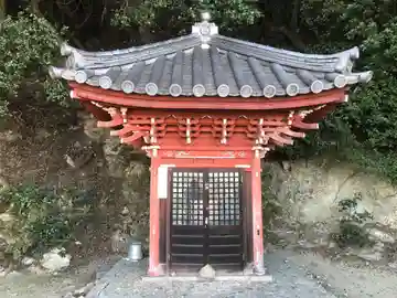 医王寺の本殿・本堂