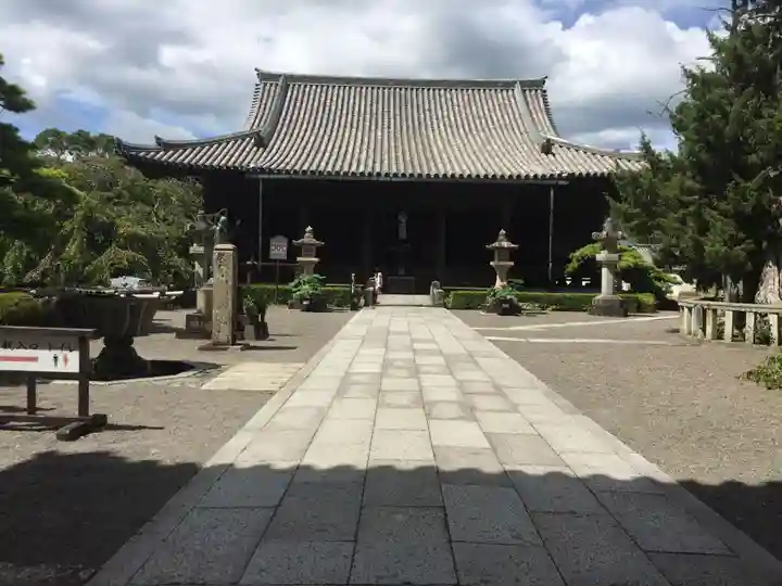 道成寺の本殿・本堂