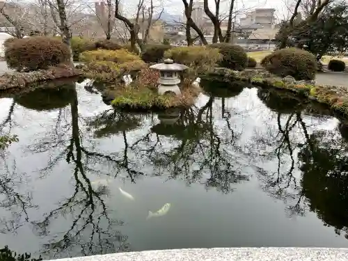 富士山本宮浅間大社の{uncategorized: "未分類", other: "その他", undefined: "問題あり", building: "その他建物", grave: "お墓", sacred_gate: "鳥居", guardian: "狛犬", statue: "像", buddha: "仏像", history: "歴史", nature: "自然", garden: "庭園", animal: "動物", pagoda: "塔", temizu: "手水舎", mountain_gate: "山門・神門", sanctuary: "本殿・本堂", subordinate: "末社・摂社", art: "芸術", scenery: "景色", jizo: "地蔵", ema: "絵馬", goshuin: "御朱印", omikuji: "おみくじ", items: "授与品その他", amulet: "お守り", goshuincho: "御朱印帳", eats: "食事", festival: "お祭り", votive_dance: "神楽", shichigosan: "七五三参", wedding: "結婚式", experience: "体験その他", initially: "初詣", around: "周辺", anti_infection: "感染症対策"}