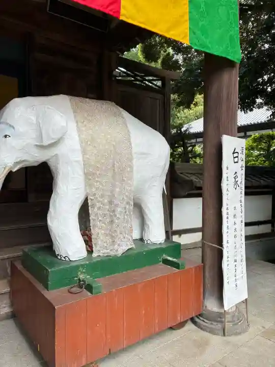 蓮馨寺の{uncategorized: "未分類", other: "その他", undefined: "問題あり", building: "その他建物", grave: "お墓", sacred_gate: "鳥居", guardian: "狛犬", statue: "像", buddha: "仏像", history: "歴史", nature: "自然", garden: "庭園", animal: "動物", pagoda: "塔", temizu: "手水舎", mountain_gate: "山門・神門", sanctuary: "本殿・本堂", subordinate: "末社・摂社", art: "芸術", scenery: "景色", jizo: "地蔵", ema: "絵馬", goshuin: "御朱印", omikuji: "おみくじ", items: "授与品その他", amulet: "お守り", goshuincho: "御朱印帳", eats: "食事", festival: "お祭り", votive_dance: "神楽", shichigosan: "七五三参", wedding: "結婚式", experience: "体験その他", initially: "初詣", around: "周辺", anti_infection: "感染症対策"}