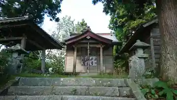尾崎神社の本殿・本堂