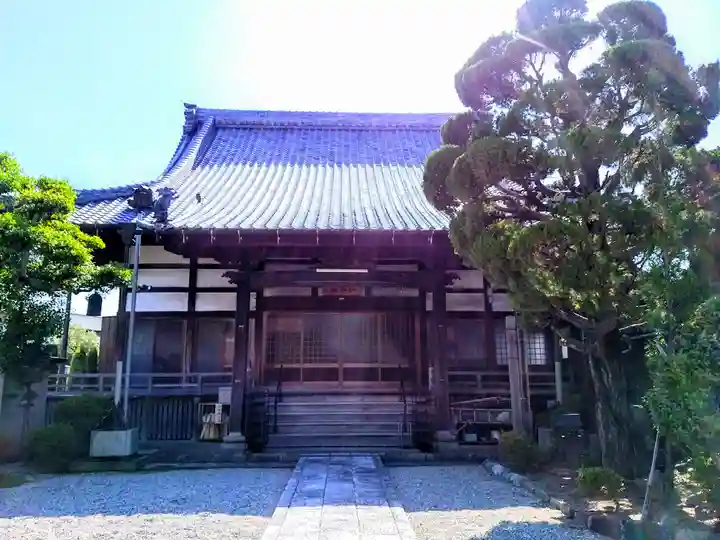 願行寺の本殿・本堂