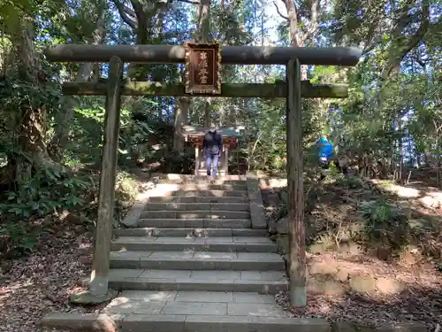 事任八幡宮の鳥居