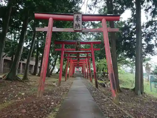 朝日稲荷神社の鳥居