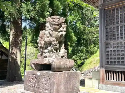 上原神社の狛犬