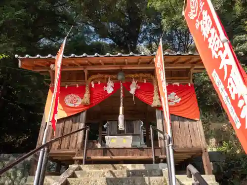 稲佐神社の{uncategorized: "未分類", other: "その他", undefined: "問題あり", building: "その他建物", grave: "お墓", sacred_gate: "鳥居", guardian: "狛犬", statue: "像", buddha: "仏像", history: "歴史", nature: "自然", garden: "庭園", animal: "動物", pagoda: "塔", temizu: "手水舎", mountain_gate: "山門・神門", sanctuary: "本殿・本堂", subordinate: "末社・摂社", art: "芸術", scenery: "景色", jizo: "地蔵", ema: "絵馬", goshuin: "御朱印", omikuji: "おみくじ", items: "授与品その他", amulet: "お守り", goshuincho: "御朱印帳", eats: "食事", festival: "お祭り", votive_dance: "神楽", shichigosan: "七五三参", wedding: "結婚式", experience: "体験その他", initially: "初詣", around: "周辺", anti_infection: "感染症対策"}