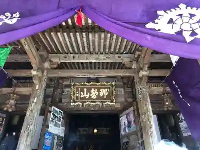 青岸渡寺の本殿・本堂