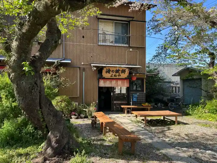 春日神社の{uncategorized: "未分類", other: "その他", undefined: "問題あり", building: "その他建物", grave: "お墓", sacred_gate: "鳥居", guardian: "狛犬", statue: "像", buddha: "仏像", history: "歴史", nature: "自然", garden: "庭園", animal: "動物", pagoda: "塔", temizu: "手水舎", mountain_gate: "山門・神門", sanctuary: "本殿・本堂", subordinate: "末社・摂社", art: "芸術", scenery: "景色", jizo: "地蔵", ema: "絵馬", goshuin: "御朱印", omikuji: "おみくじ", items: "授与品その他", amulet: "お守り", goshuincho: "御朱印帳", eats: "食事", festival: "お祭り", votive_dance: "神楽", shichigosan: "七五三参", wedding: "結婚式", experience: "体験その他", initially: "初詣", around: "周辺", anti_infection: "感染症対策"}