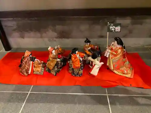 徳寿寺の{uncategorized: "未分類", other: "その他", undefined: "問題あり", building: "その他建物", grave: "お墓", sacred_gate: "鳥居", guardian: "狛犬", statue: "像", buddha: "仏像", history: "歴史", nature: "自然", garden: "庭園", animal: "動物", pagoda: "塔", temizu: "手水舎", mountain_gate: "山門・神門", sanctuary: "本殿・本堂", subordinate: "末社・摂社", art: "芸術", scenery: "景色", jizo: "地蔵", ema: "絵馬", goshuin: "御朱印", omikuji: "おみくじ", items: "授与品その他", amulet: "お守り", goshuincho: "御朱印帳", eats: "食事", festival: "お祭り", votive_dance: "神楽", shichigosan: "七五三参", wedding: "結婚式", experience: "体験その他", initially: "初詣", around: "周辺", anti_infection: "感染症対策"}