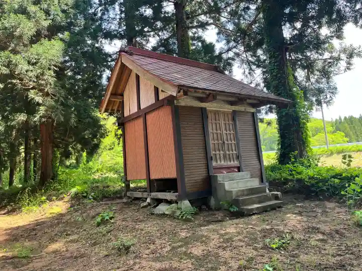 山神社の{uncategorized: "未分類", other: "その他", undefined: "問題あり", building: "その他建物", grave: "お墓", sacred_gate: "鳥居", guardian: "狛犬", statue: "像", buddha: "仏像", history: "歴史", nature: "自然", garden: "庭園", animal: "動物", pagoda: "塔", temizu: "手水舎", mountain_gate: "山門・神門", sanctuary: "本殿・本堂", subordinate: "末社・摂社", art: "芸術", scenery: "景色", jizo: "地蔵", ema: "絵馬", goshuin: "御朱印", omikuji: "おみくじ", items: "授与品その他", amulet: "お守り", goshuincho: "御朱印帳", eats: "食事", festival: "お祭り", votive_dance: "神楽", shichigosan: "七五三参", wedding: "結婚式", experience: "体験その他", initially: "初詣", around: "周辺", anti_infection: "感染症対策"}