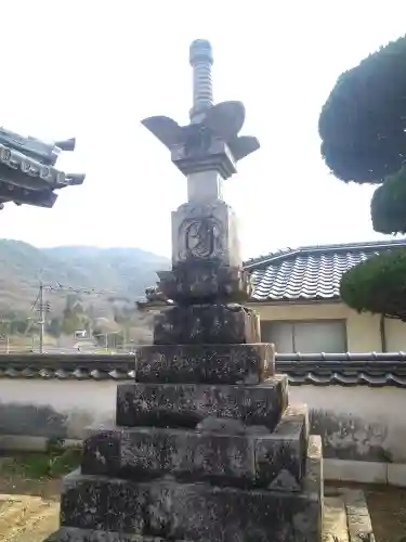 観照寺の塔