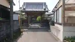 荘園寺の山門