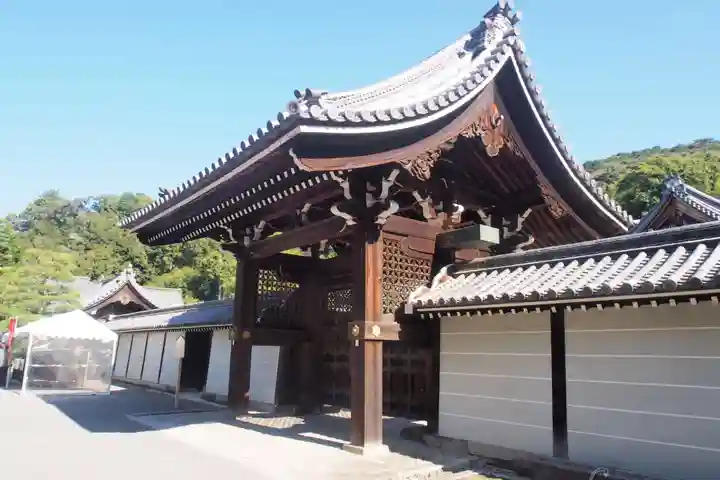 御寺 泉涌寺の山門・神門