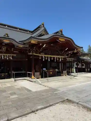 諏訪神社の{uncategorized: "未分類", other: "その他", undefined: "問題あり", building: "その他建物", grave: "お墓", sacred_gate: "鳥居", guardian: "狛犬", statue: "像", buddha: "仏像", history: "歴史", nature: "自然", garden: "庭園", animal: "動物", pagoda: "塔", temizu: "手水舎", mountain_gate: "山門・神門", sanctuary: "本殿・本堂", subordinate: "末社・摂社", art: "芸術", scenery: "景色", jizo: "地蔵", ema: "絵馬", goshuin: "御朱印", omikuji: "おみくじ", items: "授与品その他", amulet: "お守り", goshuincho: "御朱印帳", eats: "食事", festival: "お祭り", votive_dance: "神楽", shichigosan: "七五三参", wedding: "結婚式", experience: "体験その他", initially: "初詣", around: "周辺", anti_infection: "感染症対策"}