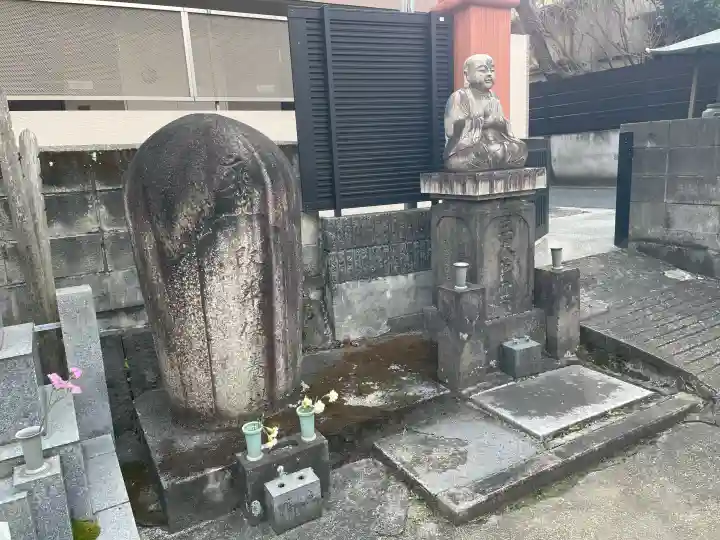 本郷薬師堂の{uncategorized: "未分類", other: "その他", undefined: "問題あり", building: "その他建物", grave: "お墓", sacred_gate: "鳥居", guardian: "狛犬", statue: "像", buddha: "仏像", history: "歴史", nature: "自然", garden: "庭園", animal: "動物", pagoda: "塔", temizu: "手水舎", mountain_gate: "山門・神門", sanctuary: "本殿・本堂", subordinate: "末社・摂社", art: "芸術", scenery: "景色", jizo: "地蔵", ema: "絵馬", goshuin: "御朱印", omikuji: "おみくじ", items: "授与品その他", amulet: "お守り", goshuincho: "御朱印帳", eats: "食事", festival: "お祭り", votive_dance: "神楽", shichigosan: "七五三参", wedding: "結婚式", experience: "体験その他", initially: "初詣", around: "周辺", anti_infection: "感染症対策"}