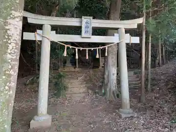水神社の鳥居