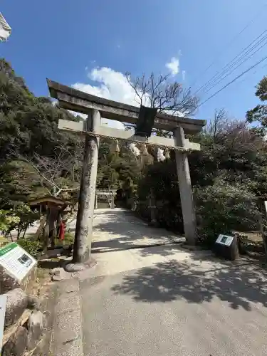 玉作湯神社の{uncategorized: "未分類", other: "その他", undefined: "問題あり", building: "その他建物", grave: "お墓", sacred_gate: "鳥居", guardian: "狛犬", statue: "像", buddha: "仏像", history: "歴史", nature: "自然", garden: "庭園", animal: "動物", pagoda: "塔", temizu: "手水舎", mountain_gate: "山門・神門", sanctuary: "本殿・本堂", subordinate: "末社・摂社", art: "芸術", scenery: "景色", jizo: "地蔵", ema: "絵馬", goshuin: "御朱印", omikuji: "おみくじ", items: "授与品その他", amulet: "お守り", goshuincho: "御朱印帳", eats: "食事", festival: "お祭り", votive_dance: "神楽", shichigosan: "七五三参", wedding: "結婚式", experience: "体験その他", initially: "初詣", around: "周辺", anti_infection: "感染症対策"}