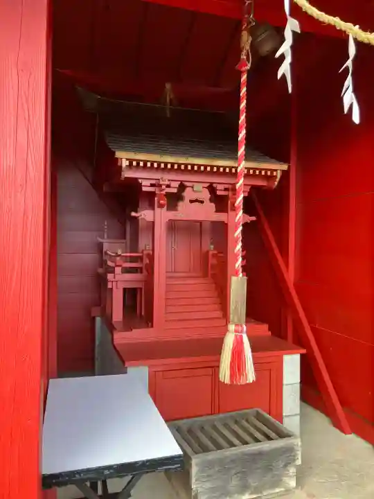 暮坪稲荷神社の{uncategorized: "未分類", other: "その他", undefined: "問題あり", building: "その他建物", grave: "お墓", sacred_gate: "鳥居", guardian: "狛犬", statue: "像", buddha: "仏像", history: "歴史", nature: "自然", garden: "庭園", animal: "動物", pagoda: "塔", temizu: "手水舎", mountain_gate: "山門・神門", sanctuary: "本殿・本堂", subordinate: "末社・摂社", art: "芸術", scenery: "景色", jizo: "地蔵", ema: "絵馬", goshuin: "御朱印", omikuji: "おみくじ", items: "授与品その他", amulet: "お守り", goshuincho: "御朱印帳", eats: "食事", festival: "お祭り", votive_dance: "神楽", shichigosan: "七五三参", wedding: "結婚式", experience: "体験その他", initially: "初詣", around: "周辺", anti_infection: "感染症対策"}