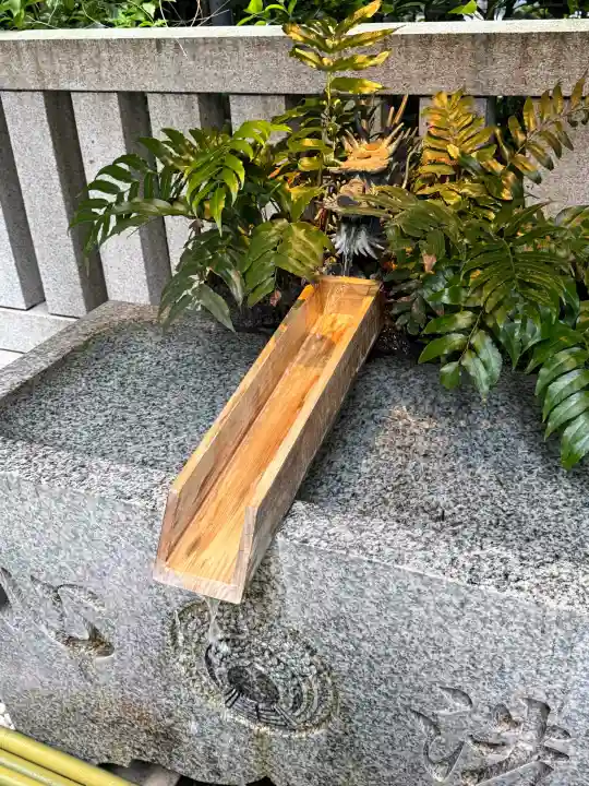 福徳神社(芽吹稲荷)の{uncategorized: "未分類", other: "その他", undefined: "問題あり", building: "その他建物", grave: "お墓", sacred_gate: "鳥居", guardian: "狛犬", statue: "像", buddha: "仏像", history: "歴史", nature: "自然", garden: "庭園", animal: "動物", pagoda: "塔", temizu: "手水舎", mountain_gate: "山門・神門", sanctuary: "本殿・本堂", subordinate: "末社・摂社", art: "芸術", scenery: "景色", jizo: "地蔵", ema: "絵馬", goshuin: "御朱印", omikuji: "おみくじ", items: "授与品その他", amulet: "お守り", goshuincho: "御朱印帳", eats: "食事", festival: "お祭り", votive_dance: "神楽", shichigosan: "七五三参", wedding: "結婚式", experience: "体験その他", initially: "初詣", around: "周辺", anti_infection: "感染症対策"}
